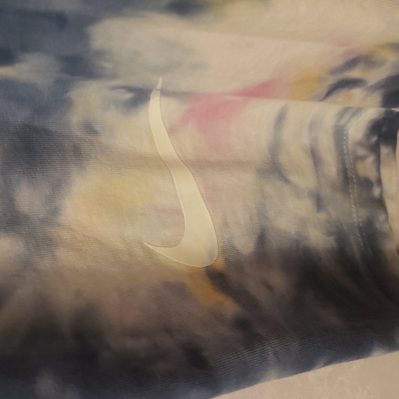Nike Blue and White Tie-Dye T-Shirt - Picture 5 of 10
